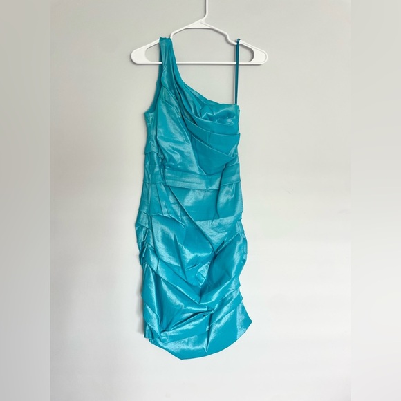 Le Chateau One Shoulder Vibrant Blue Ruched Dress - Picture 2 of 10
